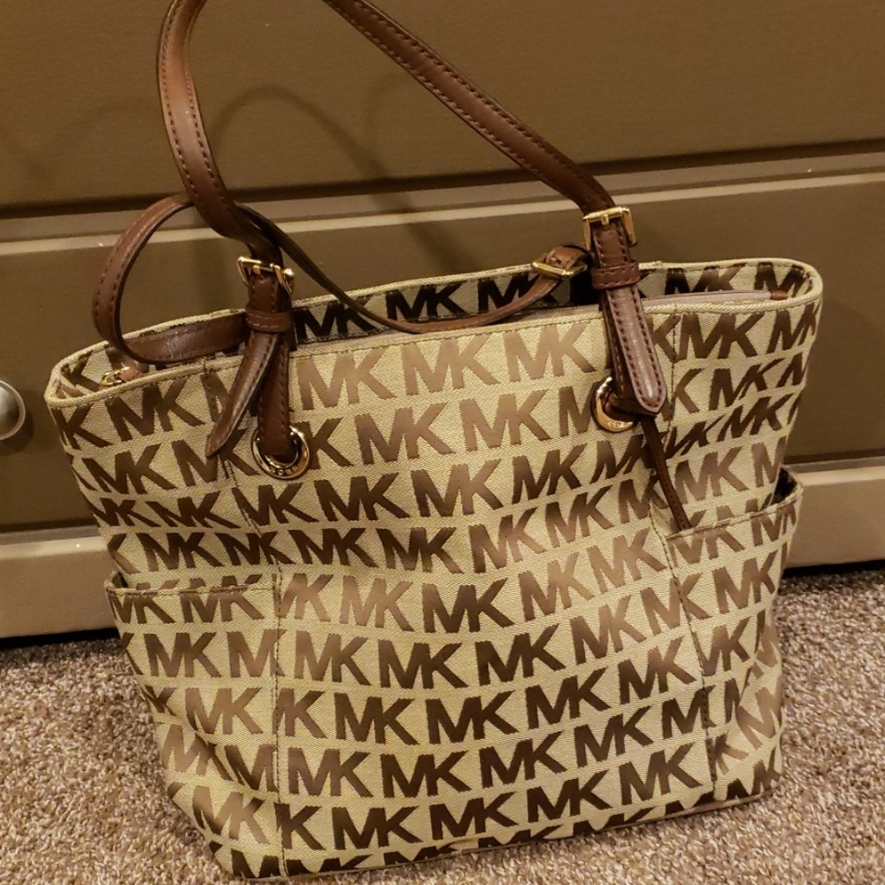Michael kors hand bag